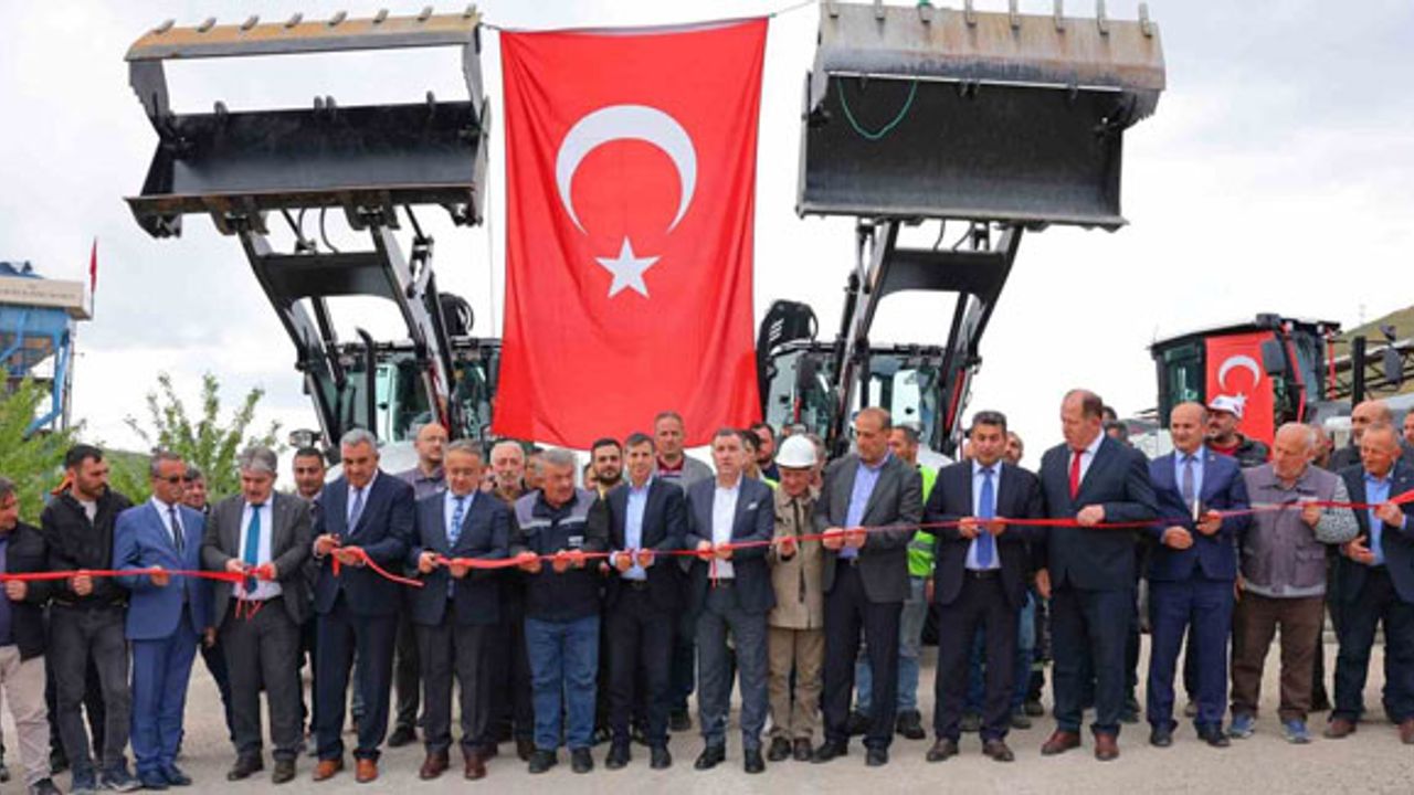 Bayburt İl Özel İdaresine yeni iş makinaları alındı