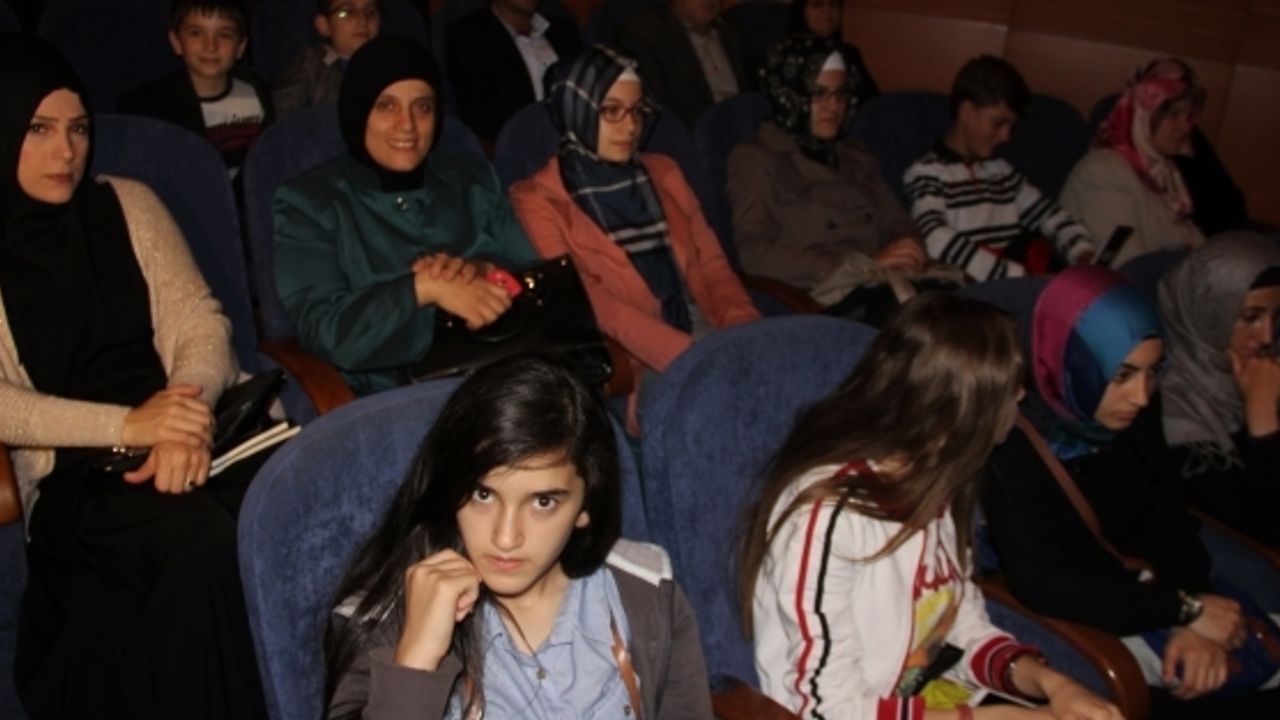 Görmez’den gençlere: “Gelin camiye birlikte dünya kelamı konuşalım“