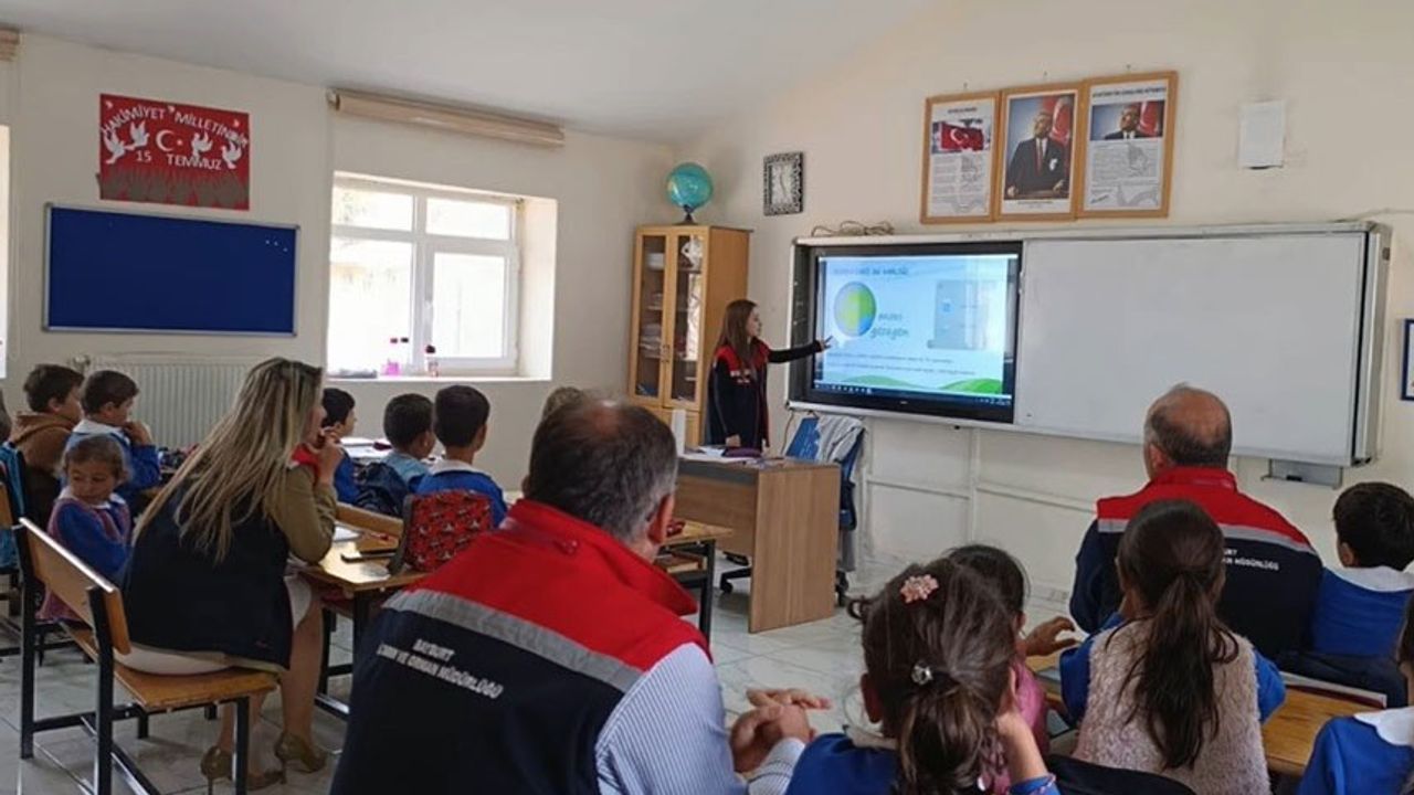 Oruçbeyli İlkokulu'nda 'Gıda ve Su İsrafı' Eğitimi