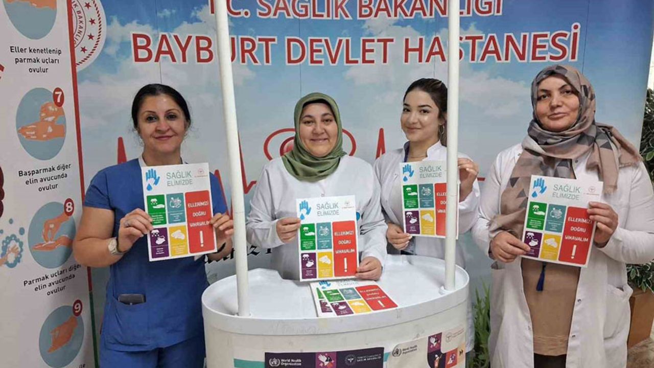 Bayburt'ta El Hijyeni Standıyla "Sağlık Ellerimizde" Vurgusu