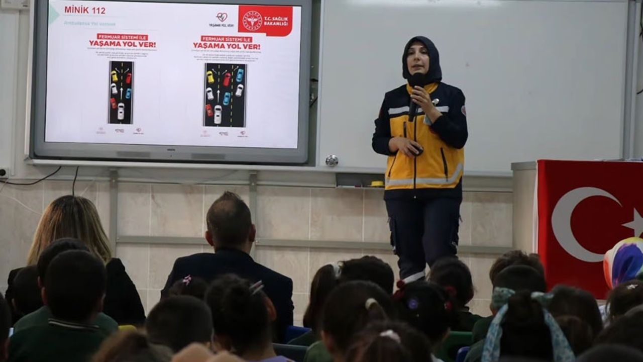 Sağlık ve Milli Eğitim İşbirliğiyle Miniklere 112 Tanıtımı ve Hijyen Eğitimi