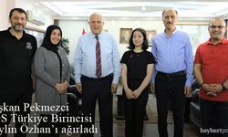 Başkan Pekmezci, LGS Türkiye Birincisi Ceylin Özhan'a altın hediye etti