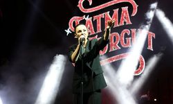 Fatma Turgut sahne performansı ile tam not aldı