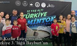 Çift Kızlar Kategorisinde Türkiye Üçüncülüğü Bayburt'un