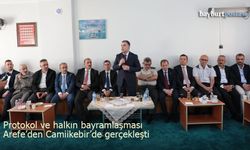 Bayburt halkı ve protokol Arefe gününden Camiikebir'de bayramlaştı