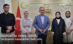 Bayburt'ta Umre Ödüllü Bilgi Yarışmasının Kazananları Ödüllerini Aldı