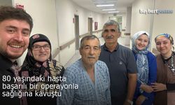 Bayburt Devlet Hastanesi'nden 80 Yaşındaki Hastaya Vats Dekortikasyon