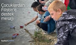 Bayburtlu çocuklar Çoruh Nehri'nden Filistin’e destek mesajı gönderdi