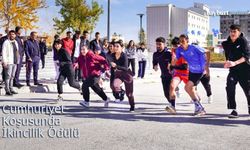 Bayburt Üniversitesi Öğrencisi Cumhuriyet Koşusu'nda İkinci Oldu!