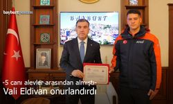 Bayburt Valisi'nden İnsanlık ve Cesaret Örneği Sergileyen Personele Onurlandırma