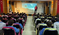 Bayburt'ta öğrencilere bağımlılıkla mücadele bilgilendirmesi
