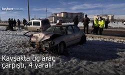 Bayburt’ta Zincirleme Kaza: Kavşakta Üç Araç Çarpıştı, 4 Yaralı!