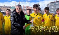 Bayburt Özel İdare Spor U15'te Kupayı Kaldırdı
