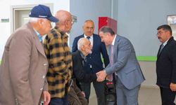 Bayburt'ta huzurevi sakinlerine bayram ziyareti