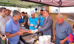 Bayburt’ta vatandaşlara aşure ikramı