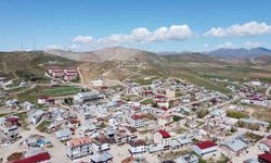 Demirözü Kaymakamlığından Ailelere Ev Eşyası, Kira, Doğum ve Bebek Yardımı