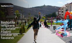 Bayburt’ta rengârenk uçurtmalar Filistinli çocuklar için havalandı