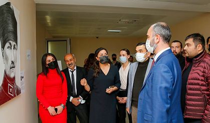 Sanat ve Tasarım Fakültesi Öğrencilerinden Karma Resim Sergisi