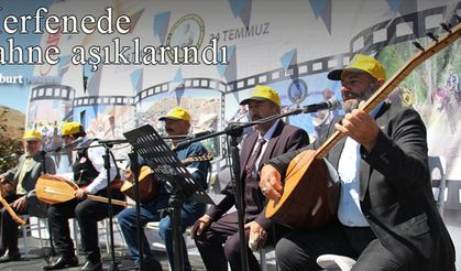 Bayburt'ta herfenede aşıklar sahne aldı