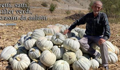 İsmail Öksüz, kabak sattığı müşterilerine tarifler verdi, fıkra anlattı