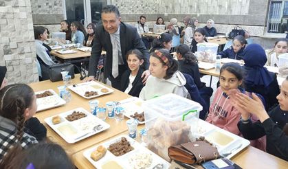 Bayburt'ta öğrencilerin iftar buluşması