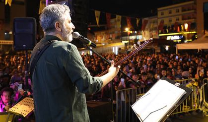 Dede Korkut Şölenlerinin ilk konserinde Ali Kınık Bayburtlularla buluştu