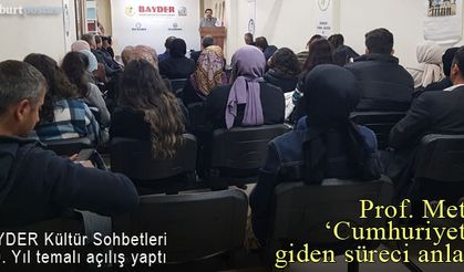 Prof. Metin'den Bayder Kültür Sohbetleri'nde 'Cumhuriyet' sunumu