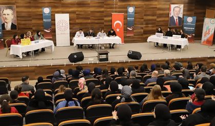 Bayburt’ta liseler arası münazara heyecanı