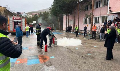 Okullarda Yangın Alarmı: Bayburt Belediyesi’nden Uygulamalı Tatbikat