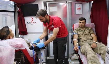 Bayburt İl Jandarma Komutanlığından Kızılay’a Gönüllü Kan Bağışı