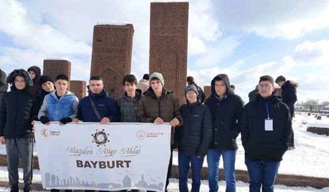 'Maziden Atiye Ahlat' kamp ekibi döndü 