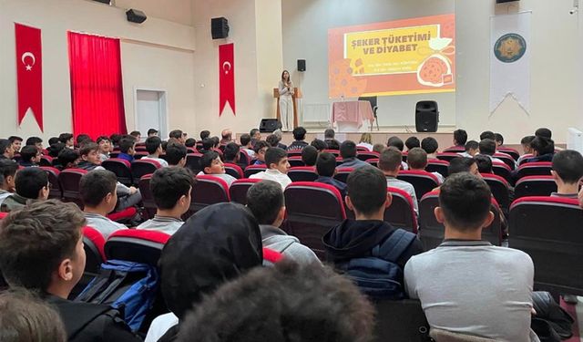 Bayburt'ta öğrencilere 'Şeker Tüketimi ve Diyabet' bilgilendirmesi