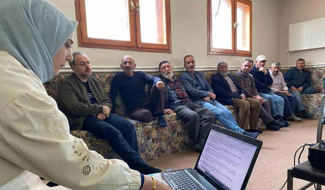 Bayburtlu çiftçilere basınçlı sulama ve TARSİM konusunda bilgilendirme