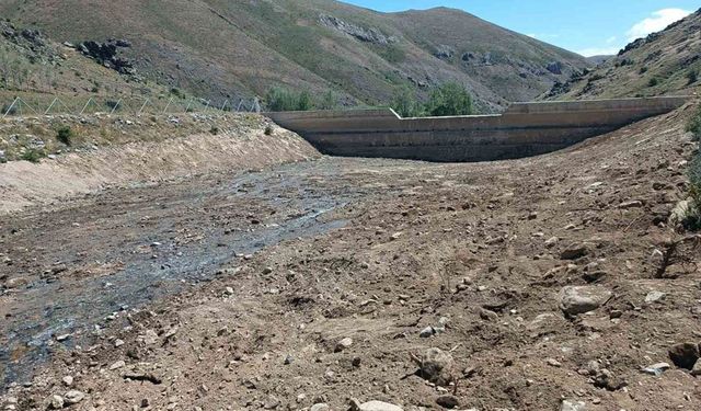 Suludere köyünün tersip bendinde temizlik çalışmaları tamamlandı