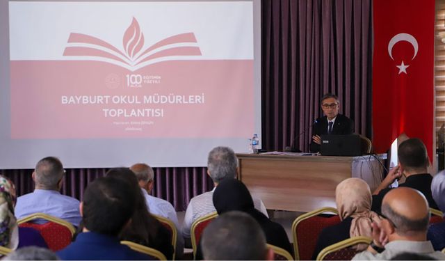 Bayburt İl Milli Eğitim Müdürü Kahraman, okul müdürleriyle buluştu
