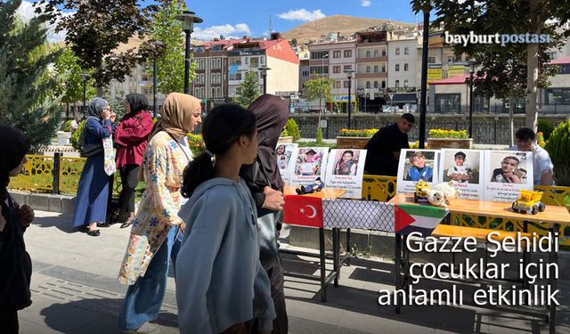 AK Parti Bayburt Gençlik Kollarından Gazze İçin 'Boş Sıralar' Etkinliği
