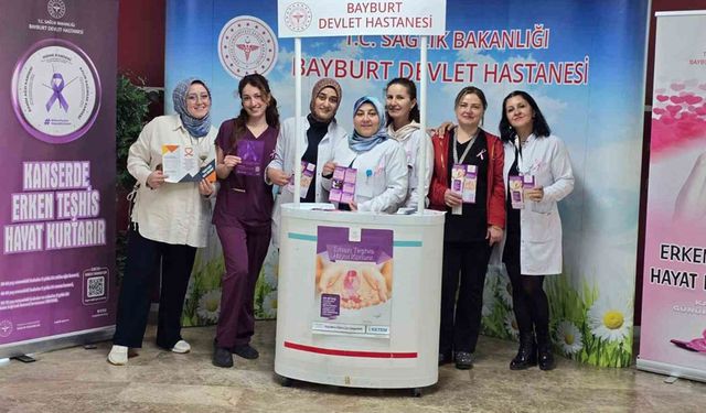 Bayburt Devlet Hastanesi'nde Meme Kanseri Farkındalık Standı Açıldı