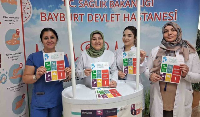 Bayburt'ta El Hijyeni Standıyla "Sağlık Ellerimizde" Vurgusu