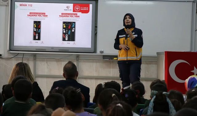 Sağlık ve Milli Eğitim İşbirliğiyle Miniklere 112 Tanıtımı ve Hijyen Eğitimi