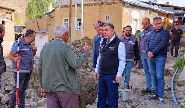 Bayburt'ta köy altyapı ve ulaşım çalışmaları devam ediyor