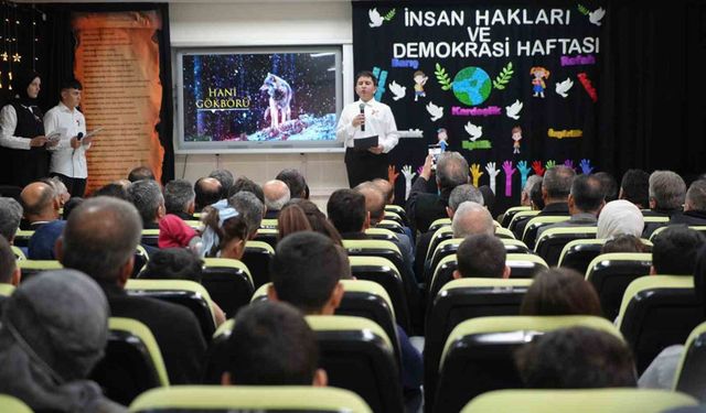 Bayburt Öğrencilerinden İnsan Hakları İhlallerine Dikkat Çeken Etkinlik