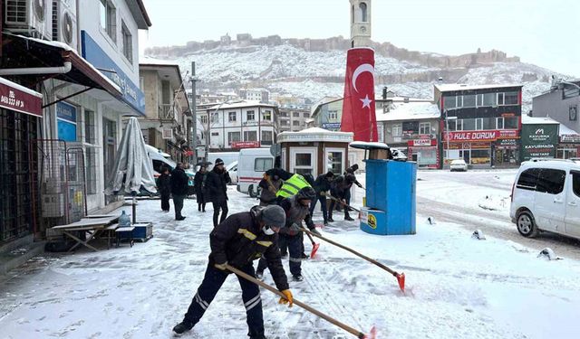 Bayburt’ta Kar Seferberliği: Belediye Ekipleri 7/24 Sahada