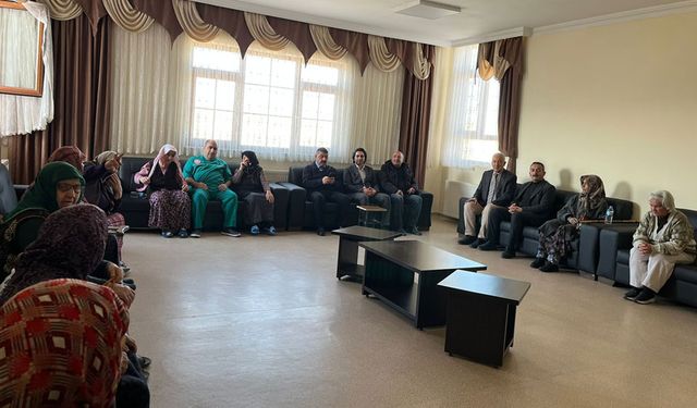 Bayburt İnsan Hakları Kurulu üyelerinden huzurevi ziyaret
