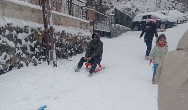 Gümüşhane’de Yılın Son Gününde Kar Şenliği