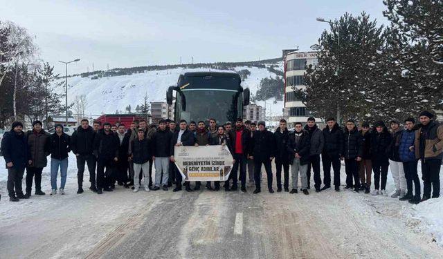 Bayburt'tan bir grup genç Hasankeyf’e uğurlandı