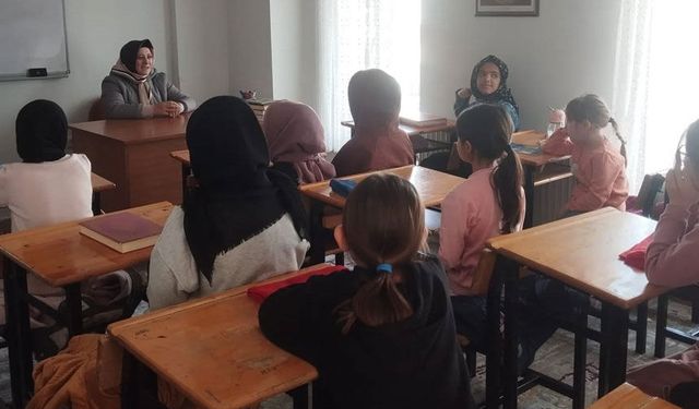 Bayburt’ta ilkokul öğrencilerine ramazan ayının önemi anlatıldı