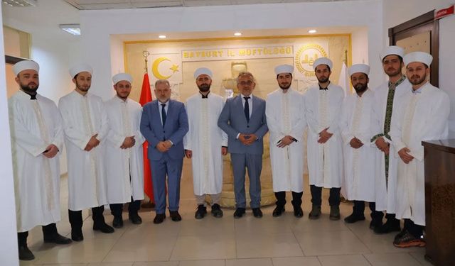 Bayburt’ta Göreve Başlayan İmam Hatipler İçin Cübbe Töreni Düzenlendi