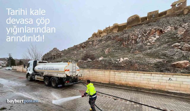 Bayburt Kalesi, çöp yığınlarından arındırıldı!