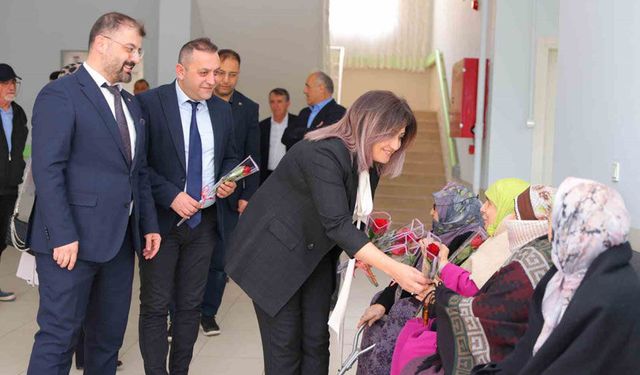 Bayburt Memnune Evsen Huzurevi’nde Yaşlılar Haftası Kutlaması