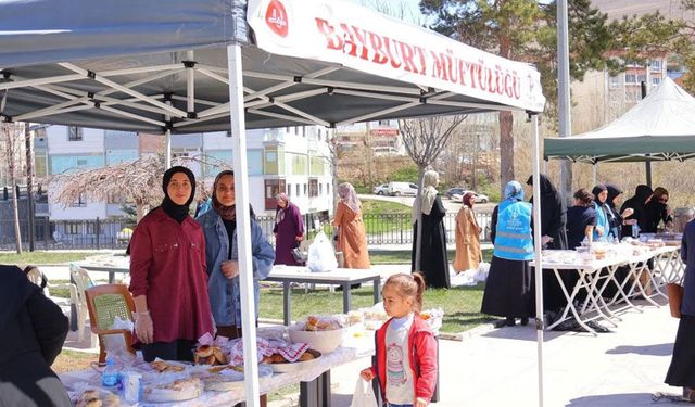 Bayburt’ta evlilik hazırlığındaki gençlere destek için hayır çarşıları açıldı